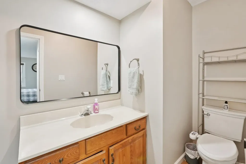 16 Cadogan Way Nashua NH 03062