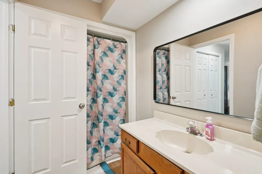 16 Cadogan Way Nashua NH 03062