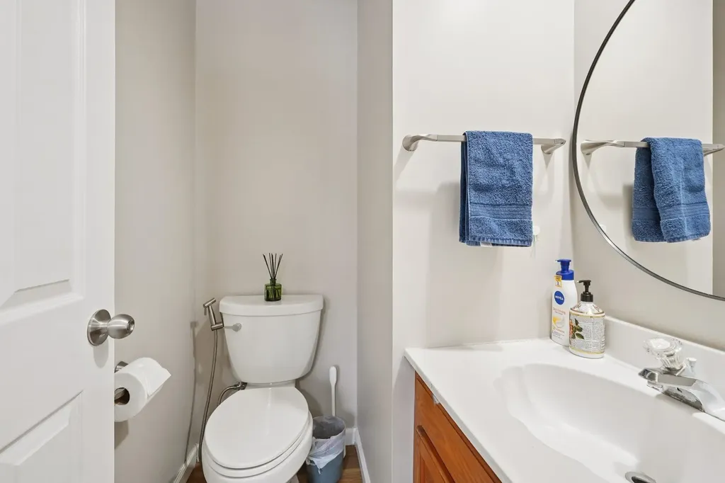 16 Cadogan Way Nashua NH 03062