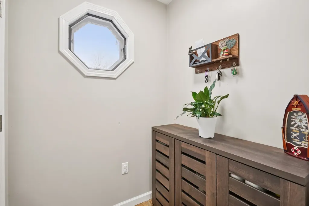 16 Cadogan Way Nashua NH 03062