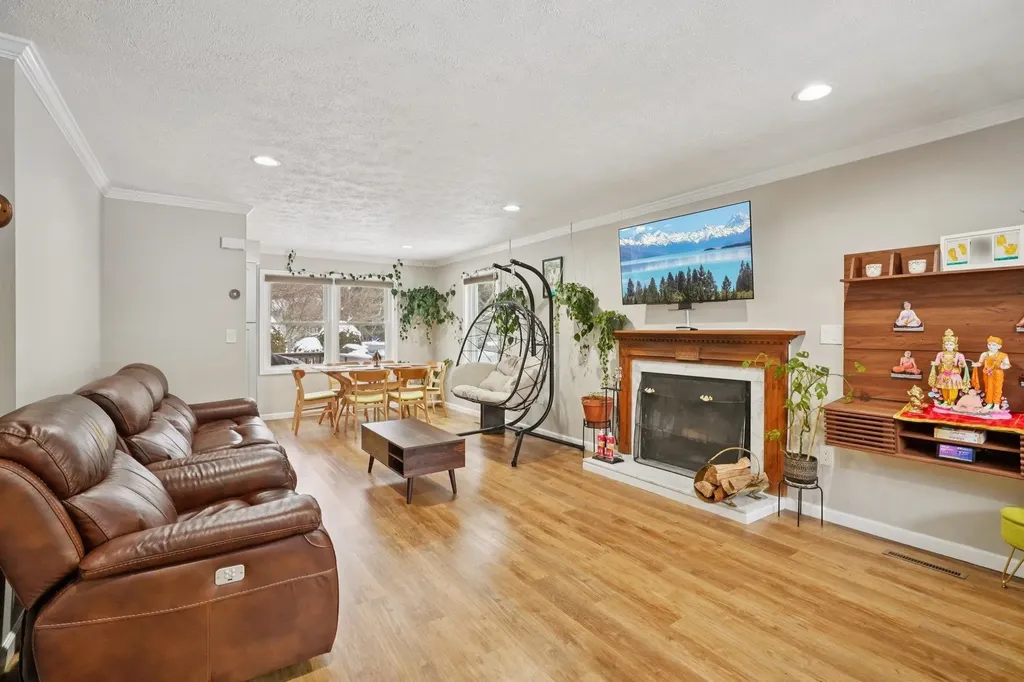 16 Cadogan Way Nashua NH 03062