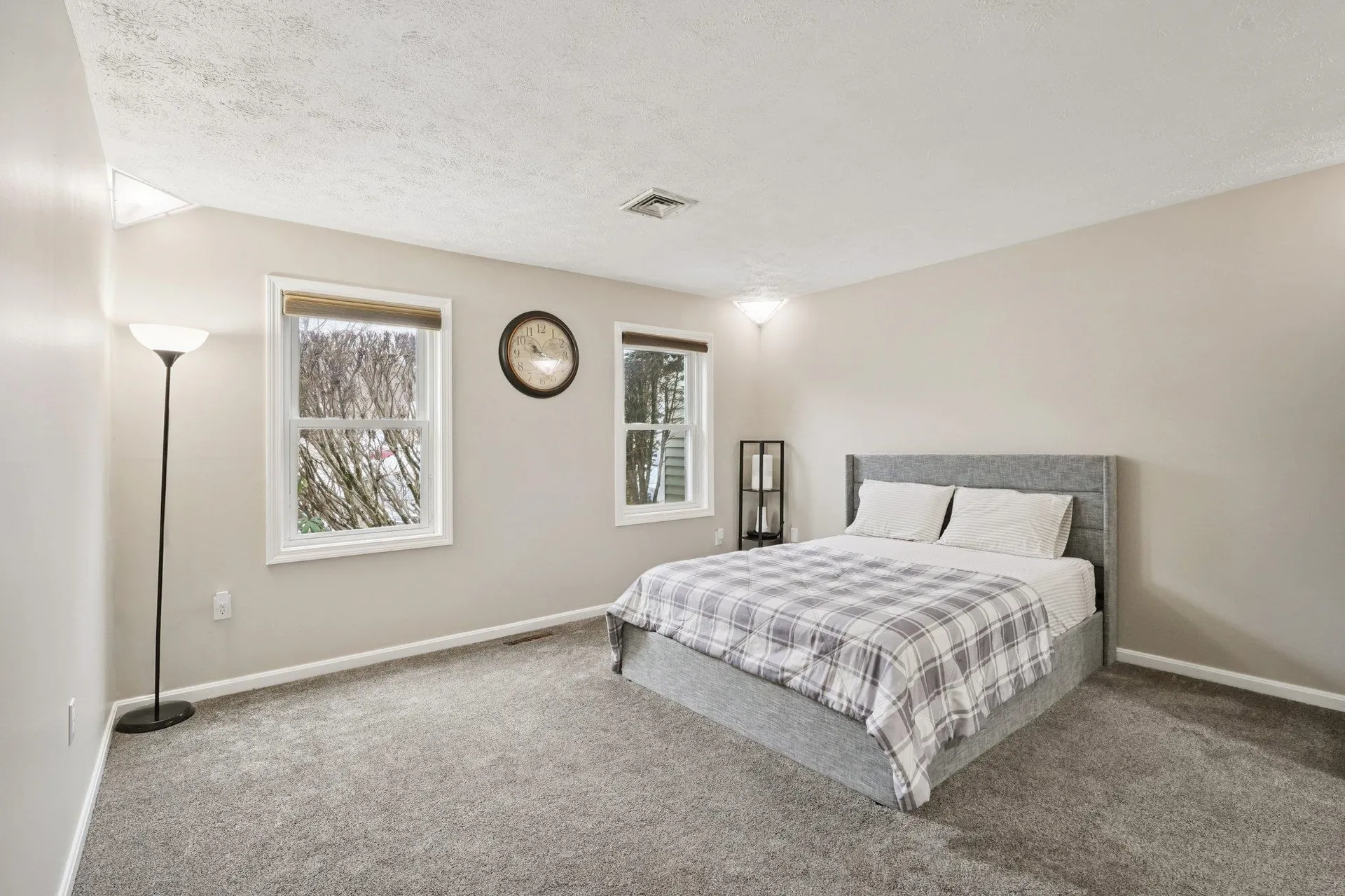 16 Cadogan Way Nashua NH 03062