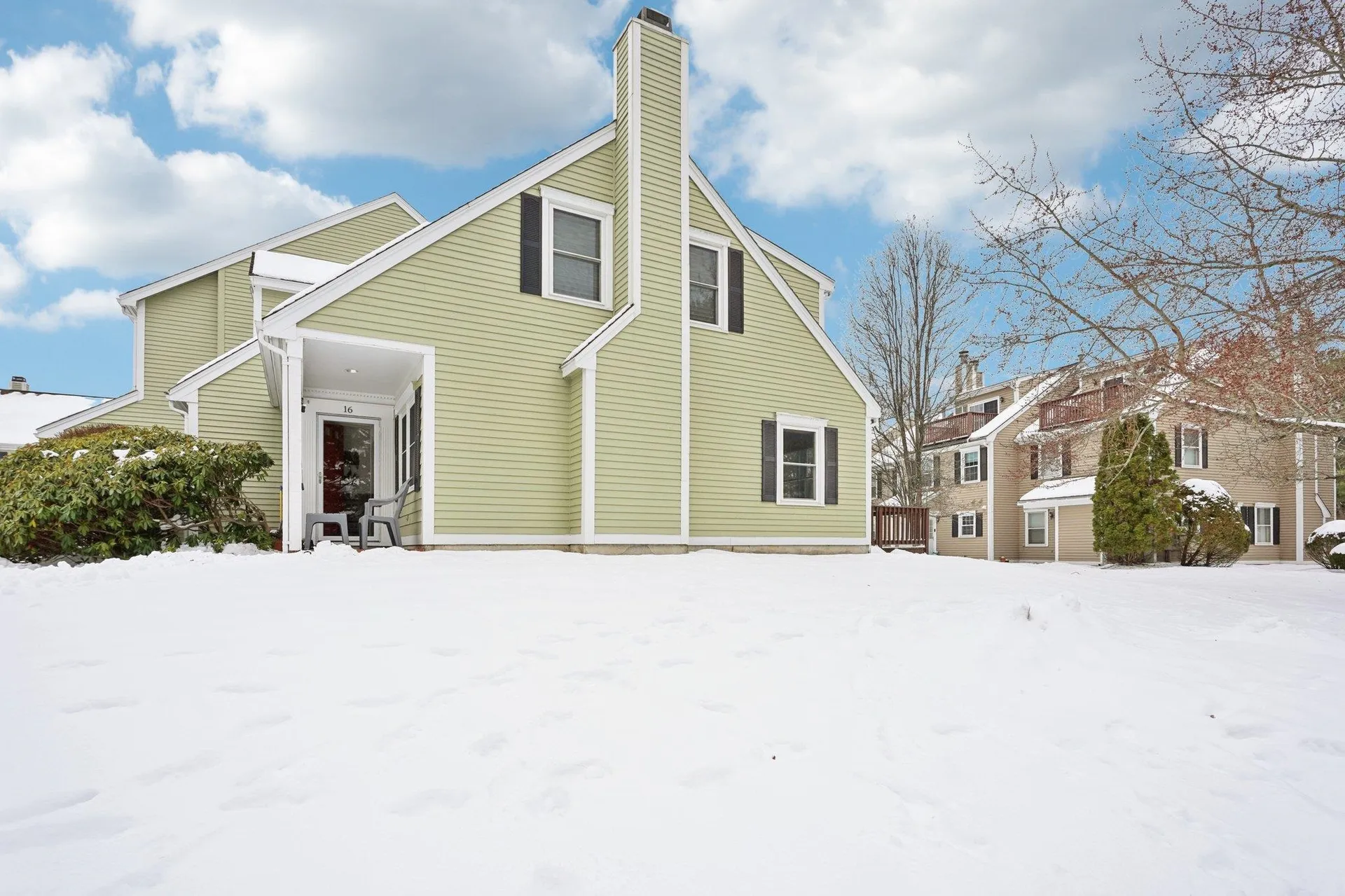 16 Cadogan Way Nashua NH 03062