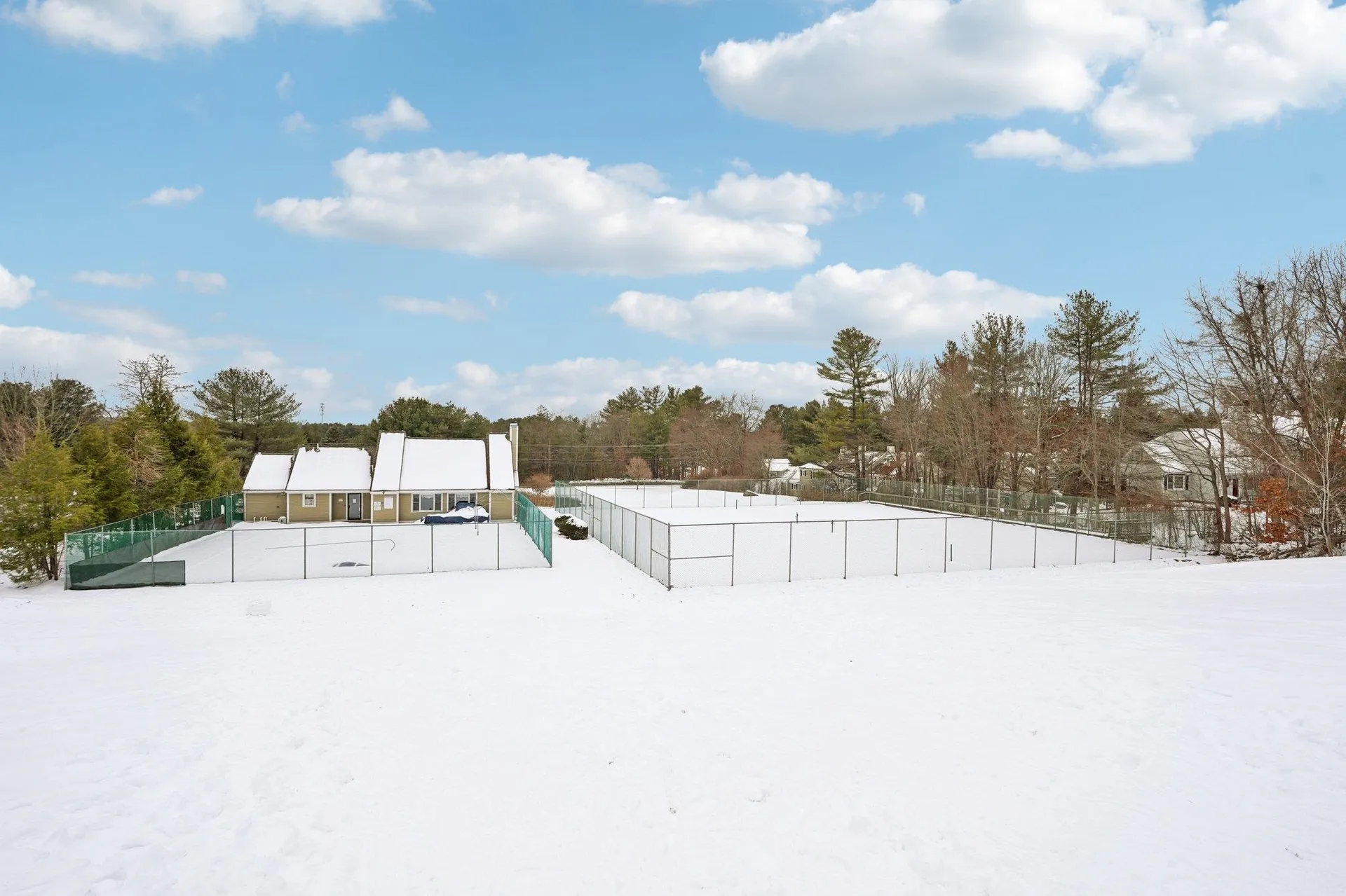 16 Cadogan Way Nashua NH 03062