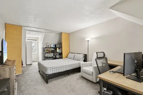 16 Cadogan Way Nashua NH 03062