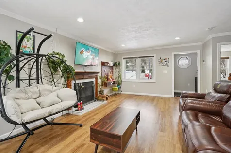 16 Cadogan Way Nashua NH 03062