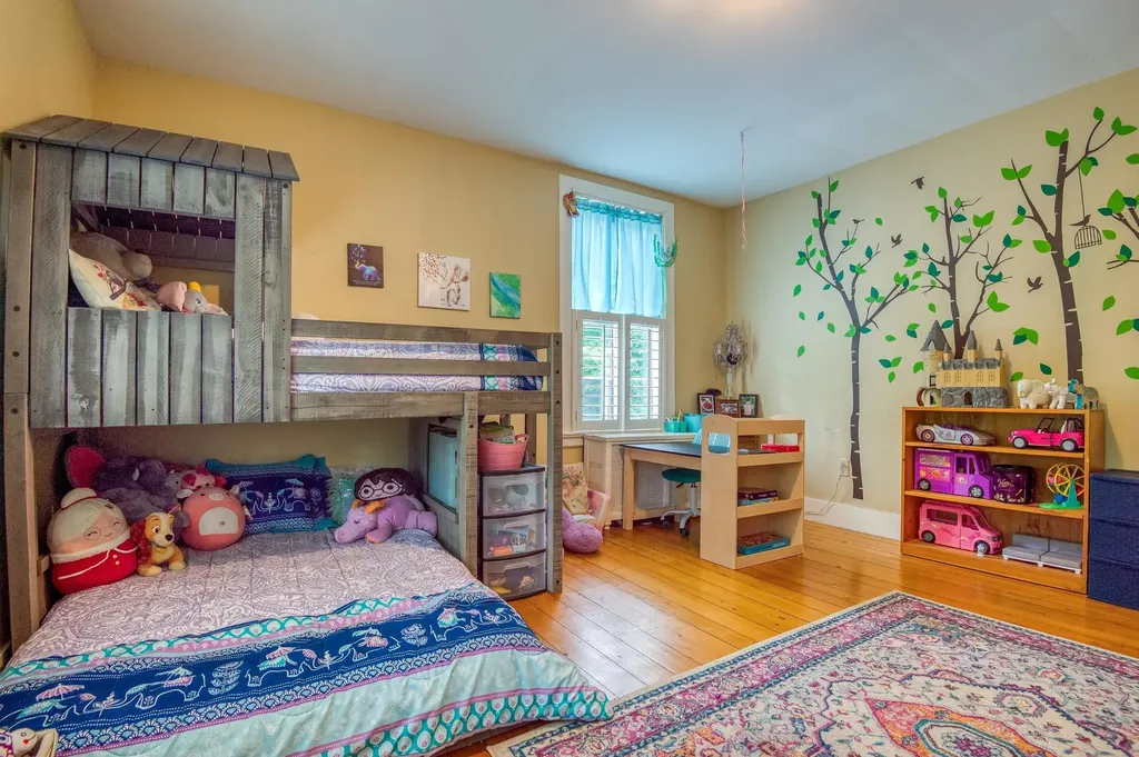 49 Neighbors Row Conway NH 03860