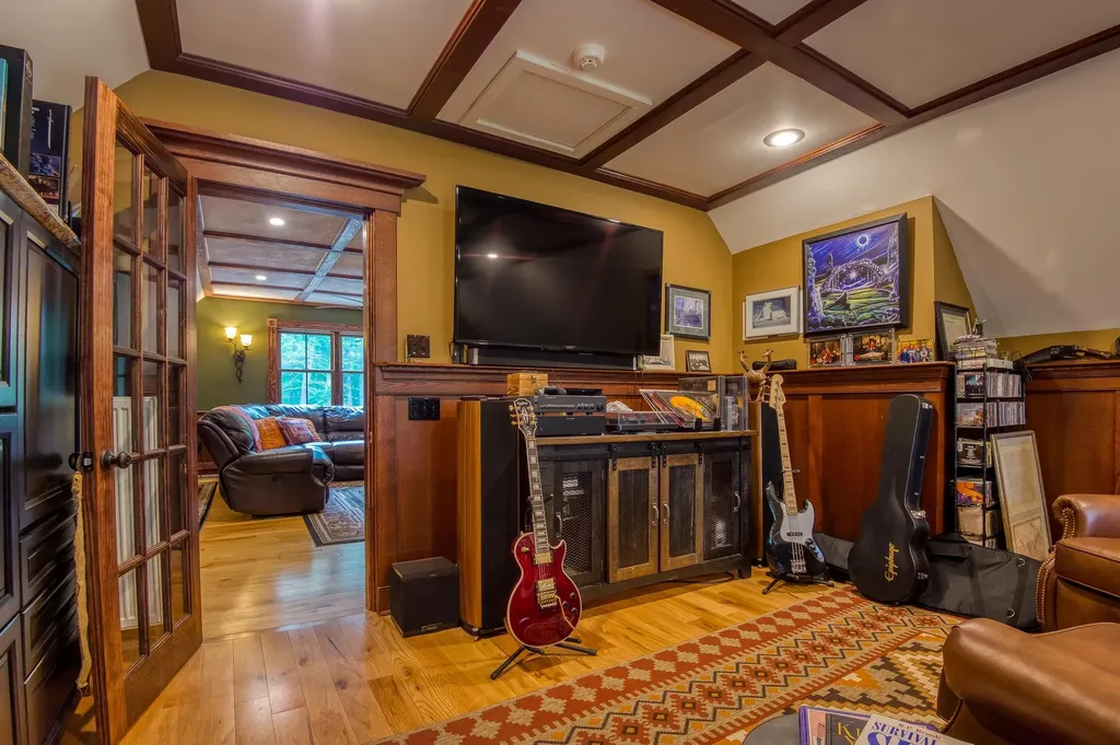 49 Neighbors Row Conway NH 03860