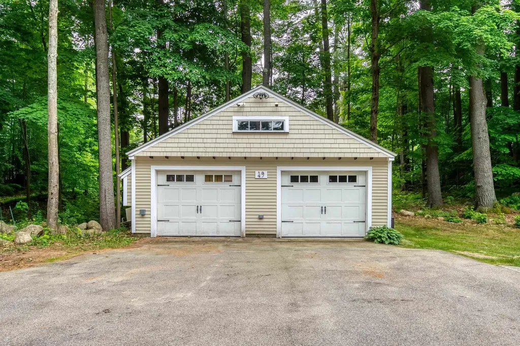 49 Neighbors Row Conway NH 03860