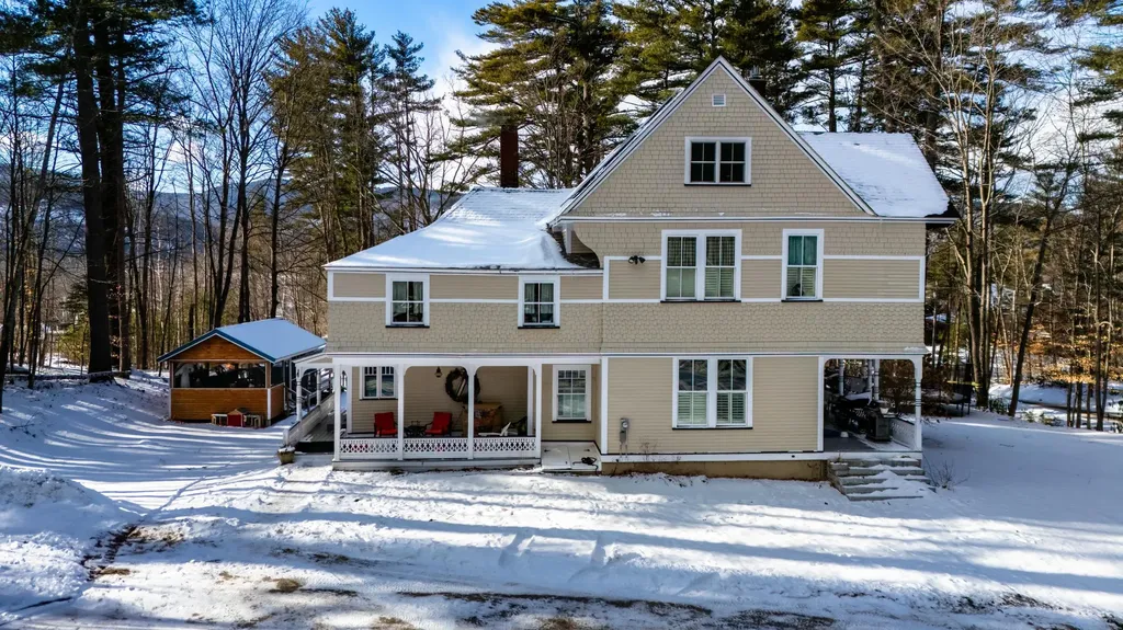 49 Neighbors Row Conway NH 03860