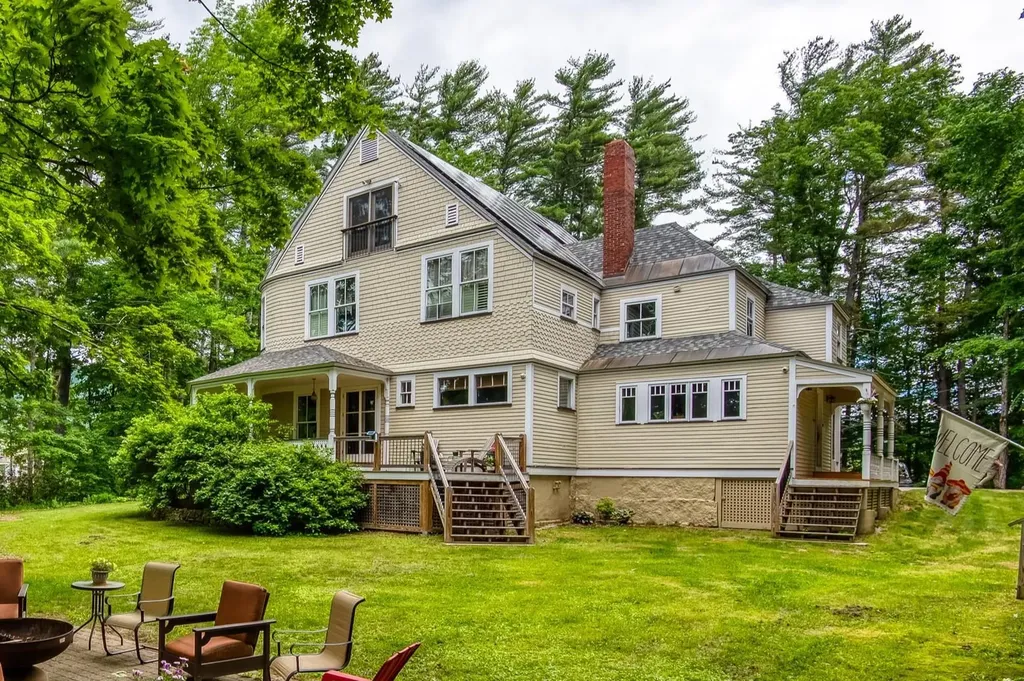 49 Neighbors Row Conway NH 03860