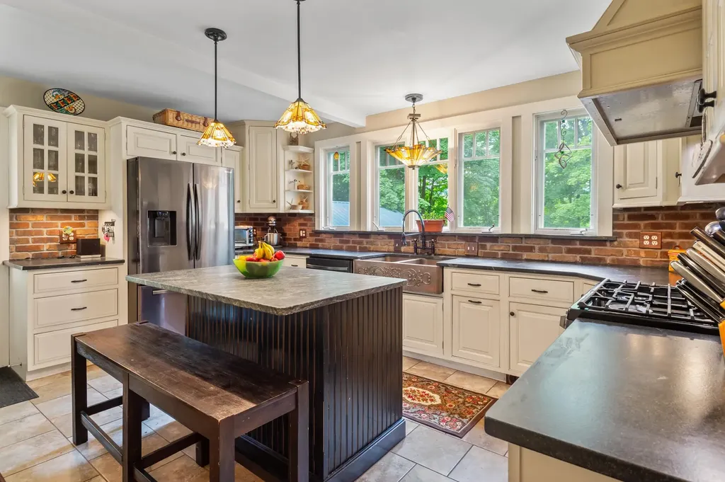 49 Neighbors Row Conway NH 03860