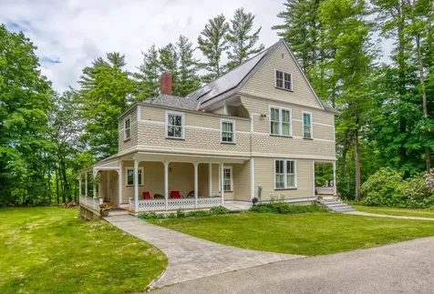 49 Neighbors Row Conway NH 03860