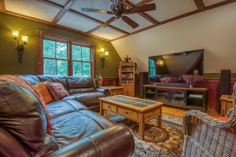 49 Neighbors Row Conway NH 03860