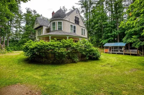 49 Neighbors Row Conway NH 03860