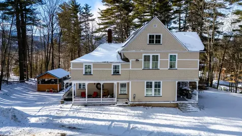 49 Neighbors Row Conway NH 03860