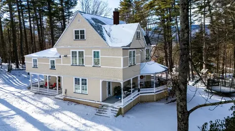 49 Neighbors Row Conway NH 03860