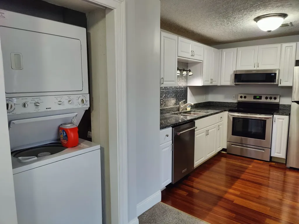 55 River Road Manchester NH 03104