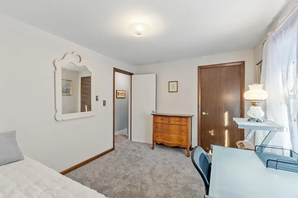 25 Hampton Road Exeter NH 03833