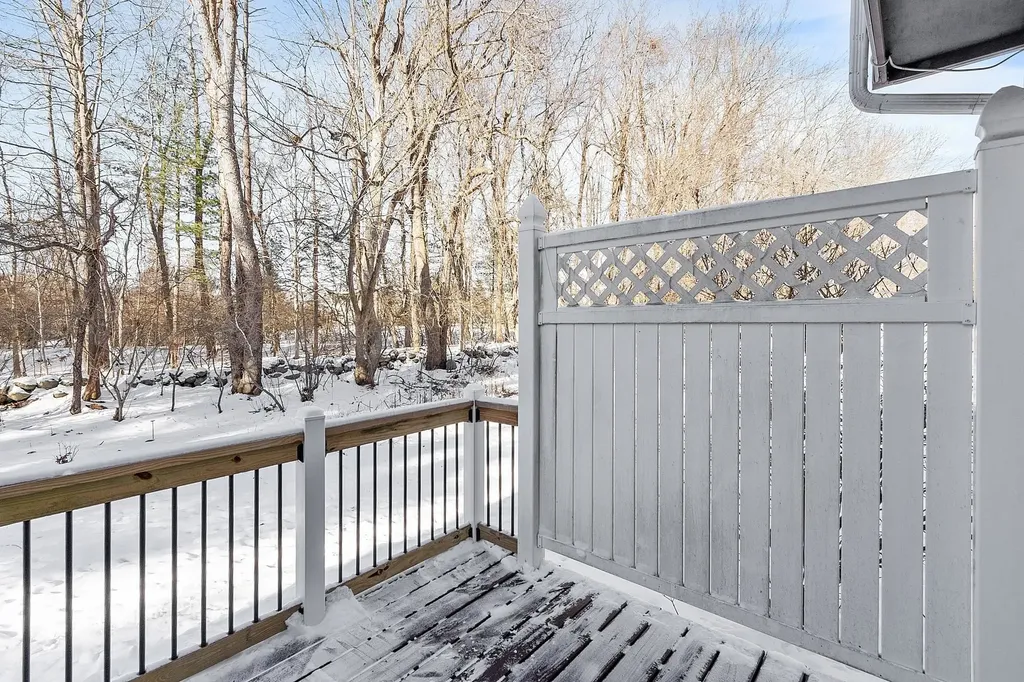 25 Hampton Road Exeter NH 03833