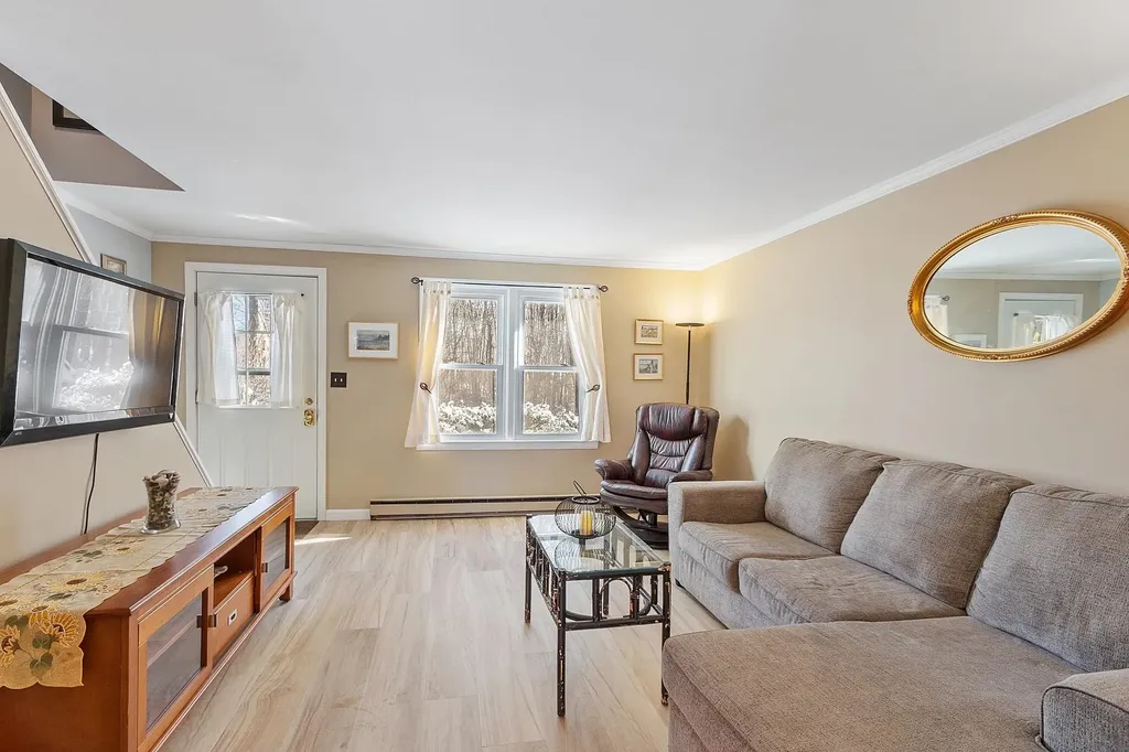 25 Hampton Road Exeter NH 03833