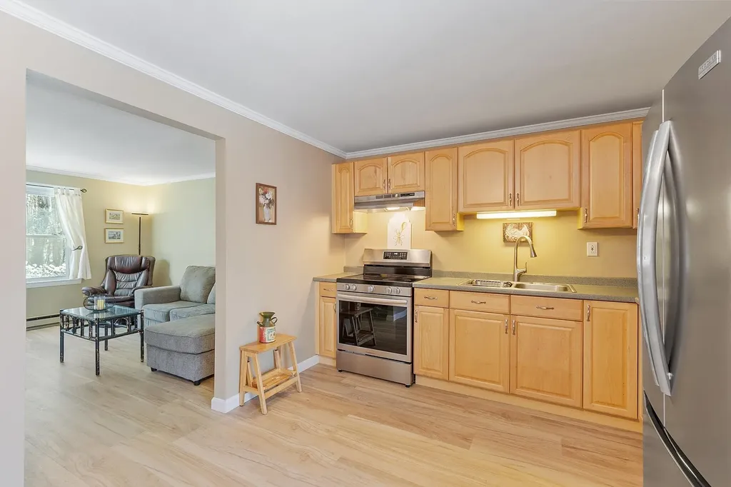 25 Hampton Road Exeter NH 03833