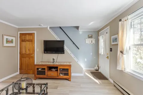 25 Hampton Road Exeter NH 03833