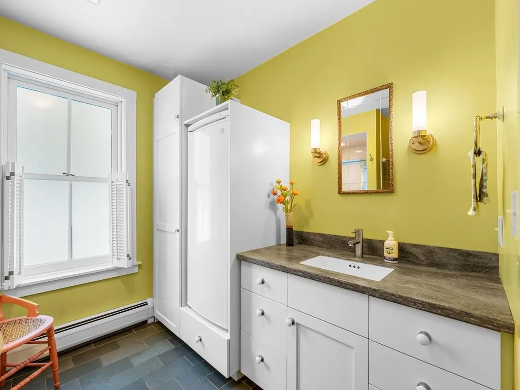 27 Loomis Street Montpelier VT 05602