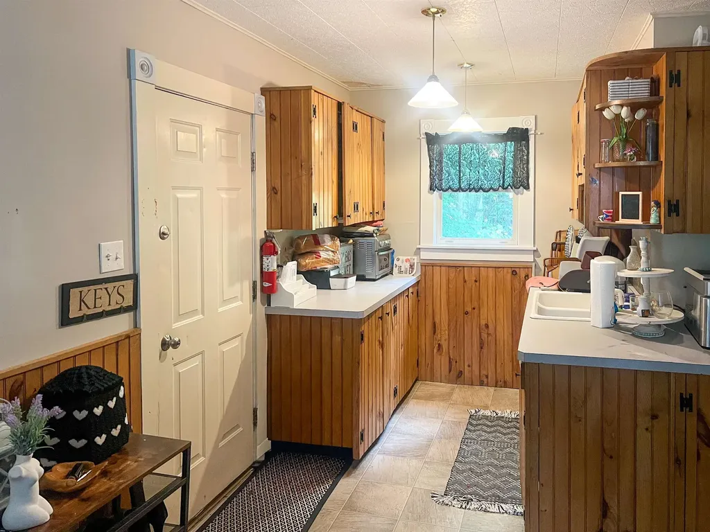 789 Railroad Street St. Johnsbury VT 05819