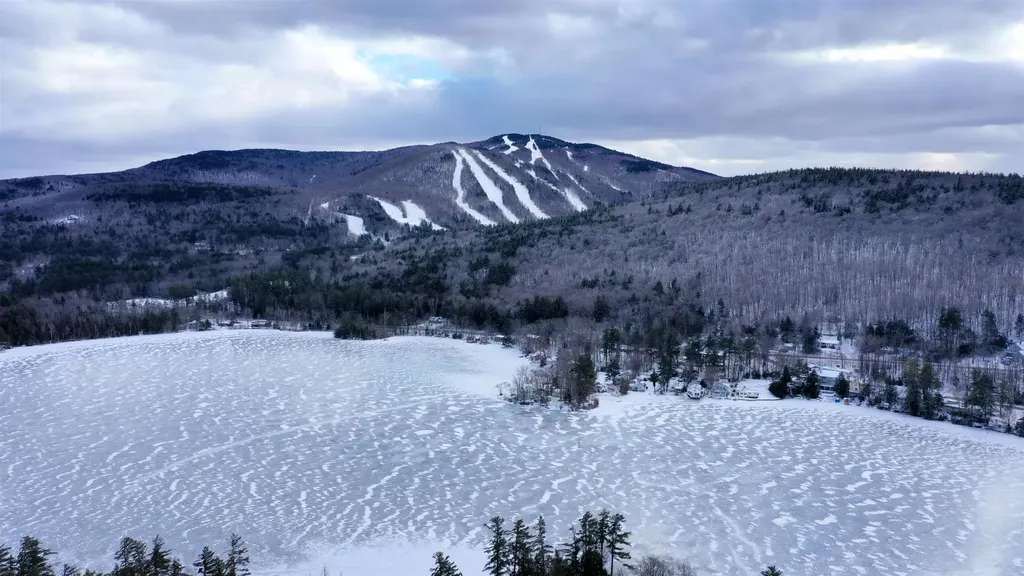16 Sunnyside Terrace Sunapee NH 03782