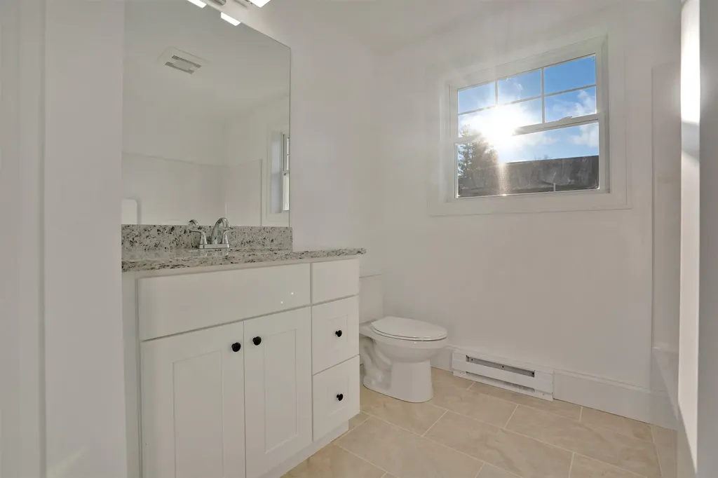 2 Cape Coral Way Rochester NH 03867