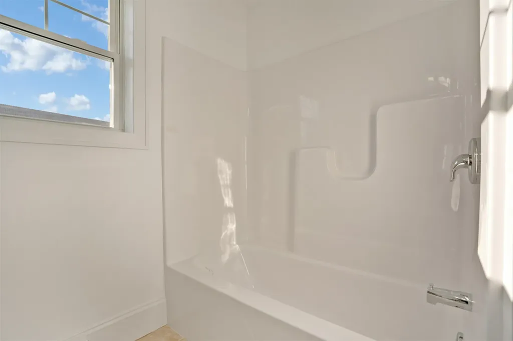 2 Cape Coral Way Rochester NH 03867