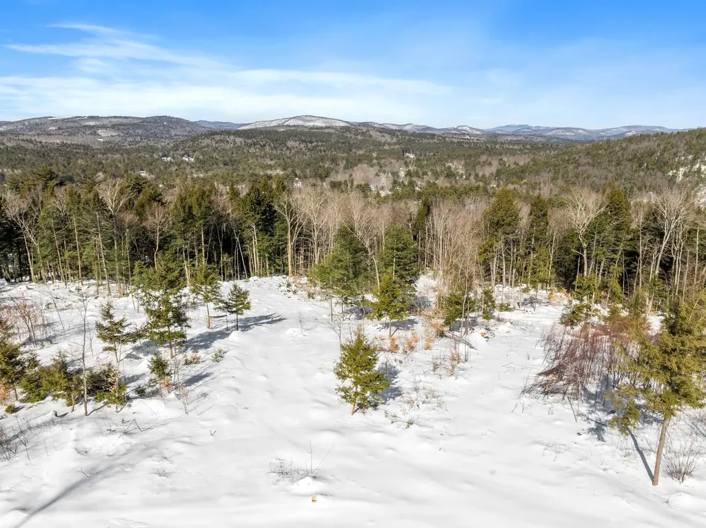 63 Old Winslow Road Wilmot NH 03287