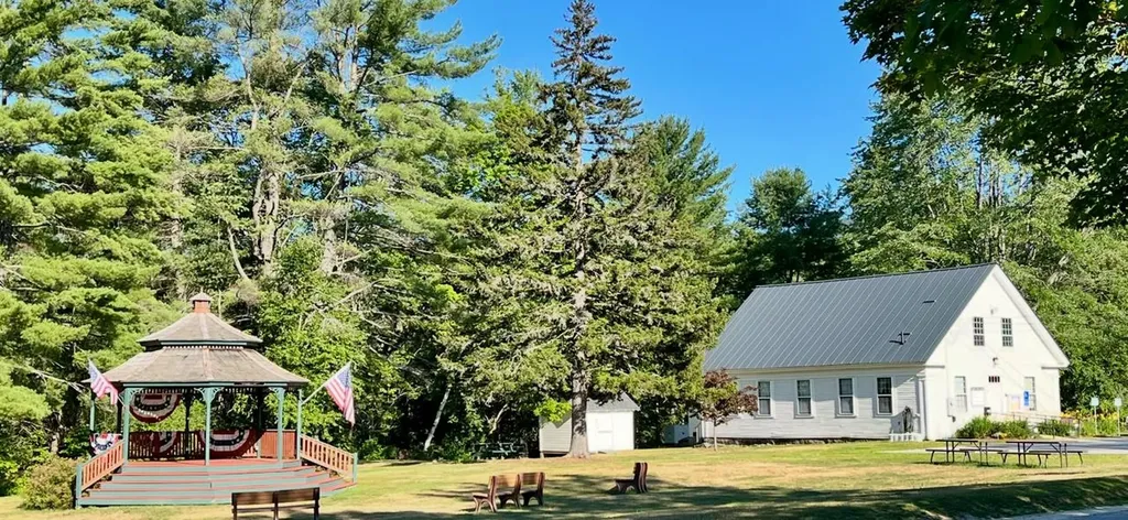 63 Old Winslow Road Wilmot NH 03287