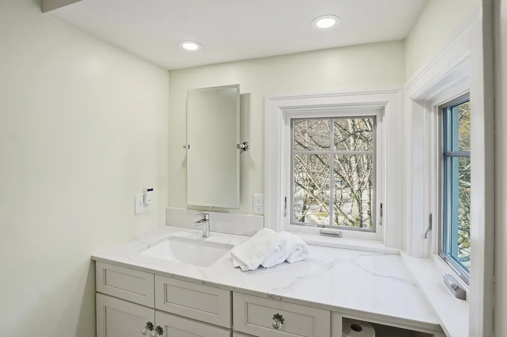 145 Cannon Point Road Charlotte VT 05445