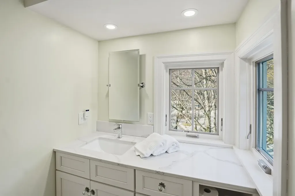 145 Cannon Point Road Charlotte VT 05445