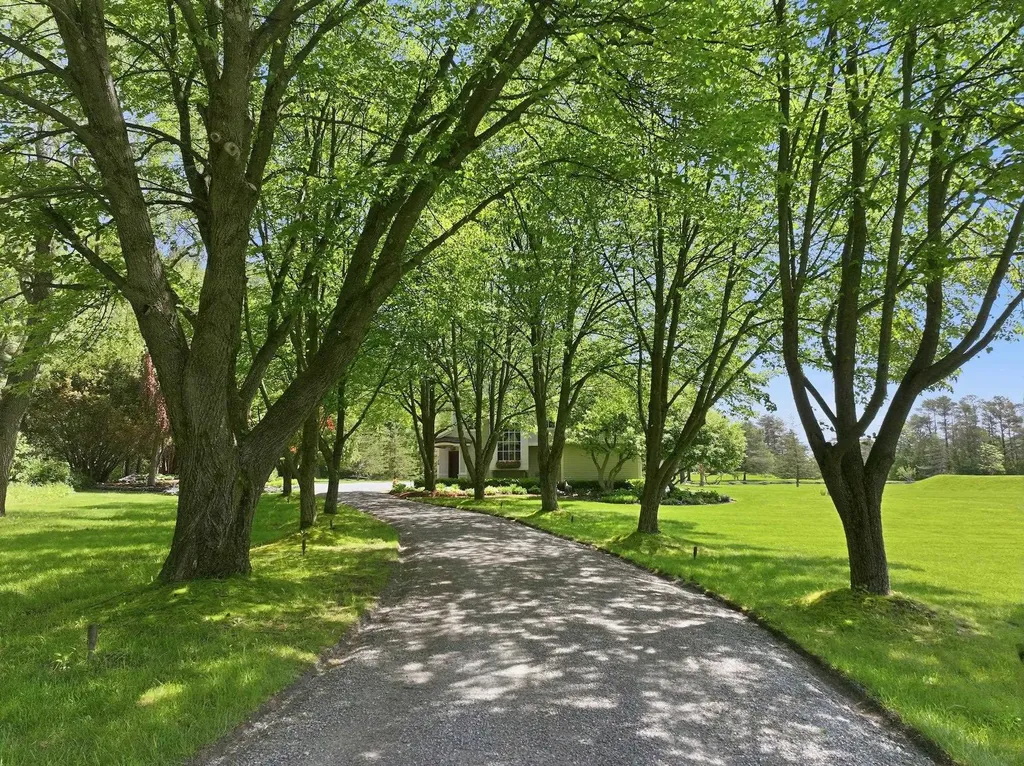145 Cannon Point Road Charlotte VT 05445