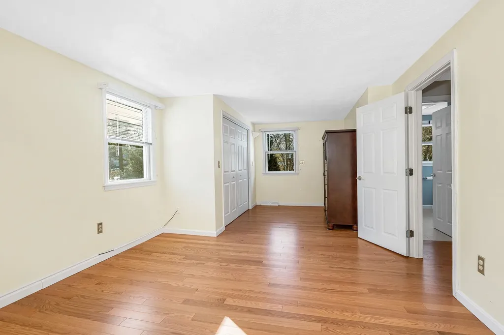 25 Robinhood Road Nashua NH 03062