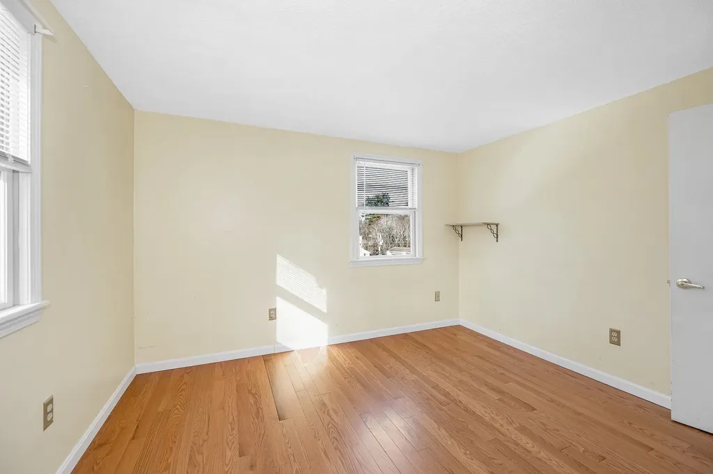 25 Robinhood Road Nashua NH 03062