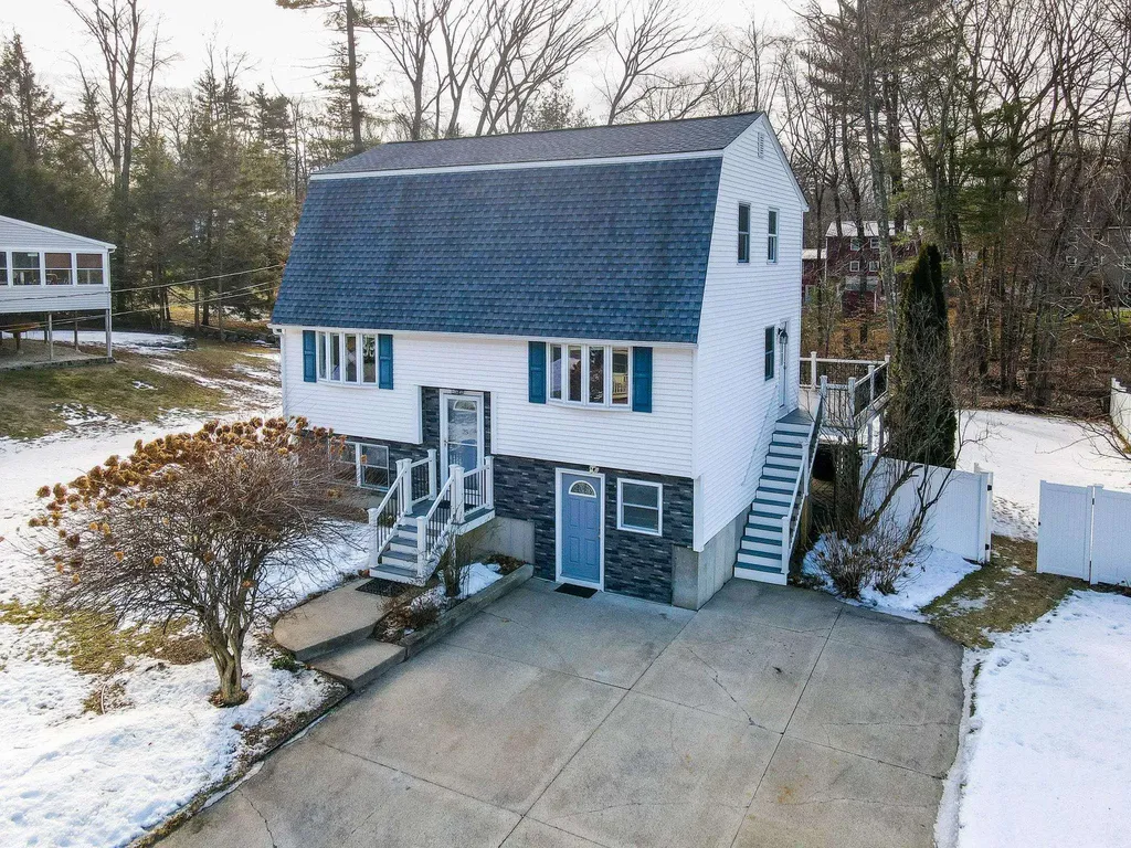 25 Robinhood Road Nashua NH 03062