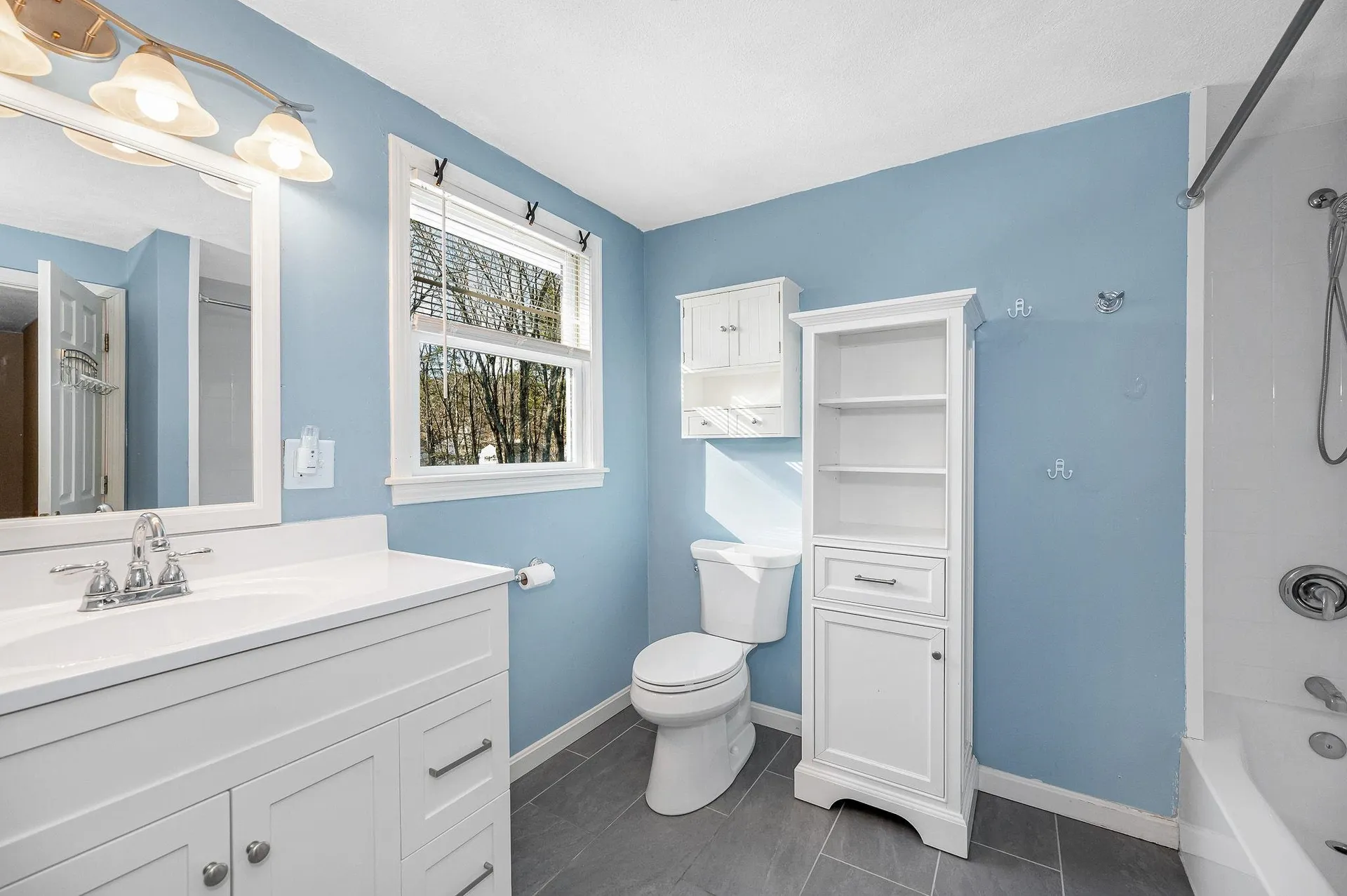 25 Robinhood Road Nashua NH 03062