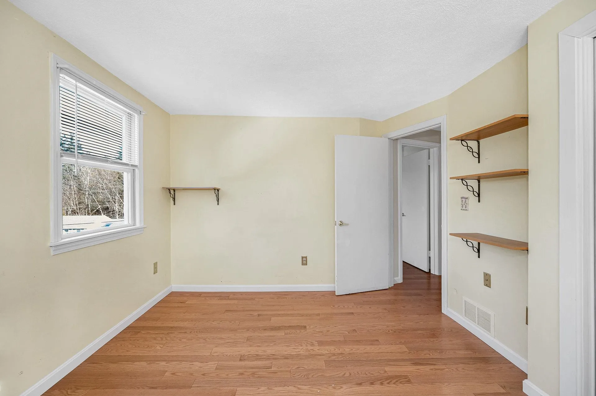 25 Robinhood Road Nashua NH 03062