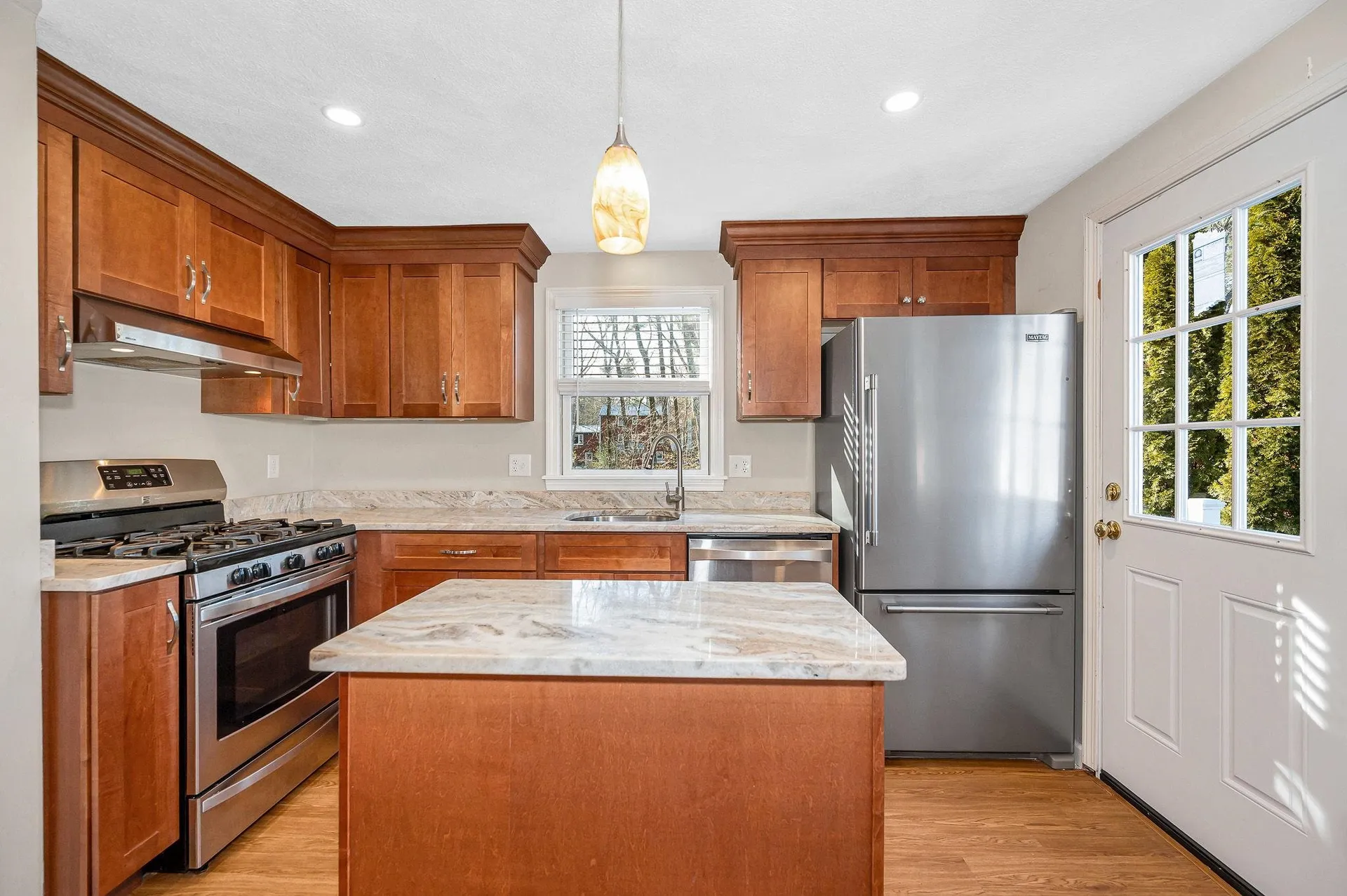 25 Robinhood Road Nashua NH 03062