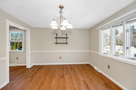 25 Robinhood Road Nashua NH 03062