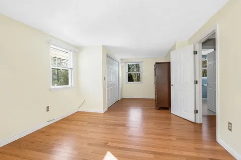 25 Robinhood Road Nashua NH 03062