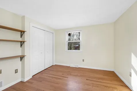 25 Robinhood Road Nashua NH 03062