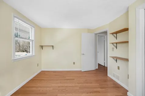 25 Robinhood Road Nashua NH 03062