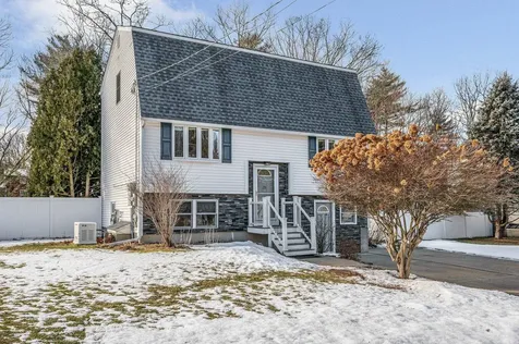 25 Robinhood Road Nashua NH 03062