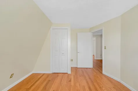 25 Robinhood Road Nashua NH 03062