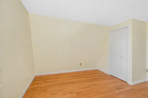 25 Robinhood Road Nashua NH 03062